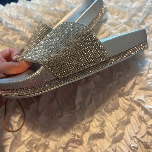 Sophie Sue • Shiny Silver Slide Sandals • 9 - Picture 4 of 5